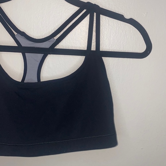 Other - 🎈Black sports bra!